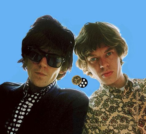 Very Groovy - Keith Richards and Mick Jagger of The Rolling Stones in 1966 Mick Jagger And Keith Richards, Rolling Stones Keith Richards, Marianne Faithfull, Photoshoot Concept, Keith Richards, Mick Jagger, Grown Man, Stone Rocks, David Bowie