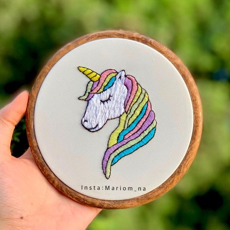 Unicorn Embroidery Design, Symmetrical Drawing, Beanie Embroidery, Unicorn Embroidery, Nova Art, Modern Hand Embroidery Patterns, Embroidery Accessories, Motif Embroidery, Basic Hand Embroidery Stitches