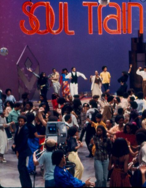 Soul Train Dancers, Soul Train Party, Gospel Artists, American Bandstand, Soul Train, Classic Television, Great Tv Shows, Old Tv Shows, Black Music