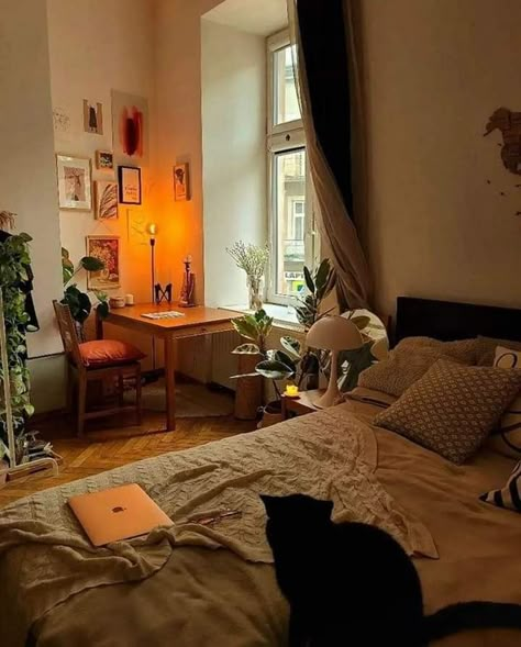 Aesthetic Apartment, Home Decor Aesthetic, Aesthetic Home Decor, Wallpaper Home Decor, Future Apartment Decor, Bedroom Deco, Bohemian Bedroom Decor, Apartment Aesthetic, Redecorate Bedroom