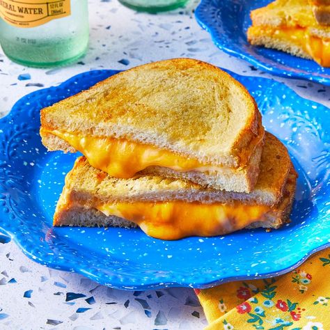 the pioneer woman's air fryer grilled cheese recipe Air Fryer Grilled Cheese, Air Fryer Chicken Tenders, Leftover Ham Recipes, Best Air Fryers, Grilled Cheese Recipes, Leftover Ham, Air Fryer Healthy, Chops Recipe, Ham Recipes