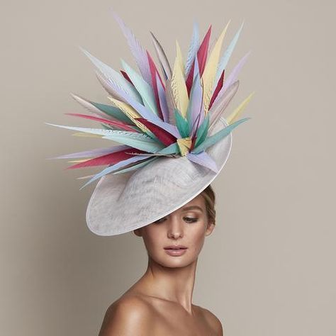 Derby Hats Diy Ideas, Junk Kouture, Unusual Hats, Classy Hats, Calamity Jane, Kentucky Derby Fascinator, Derby Outfits, Derby Fascinator, Ascot Hats