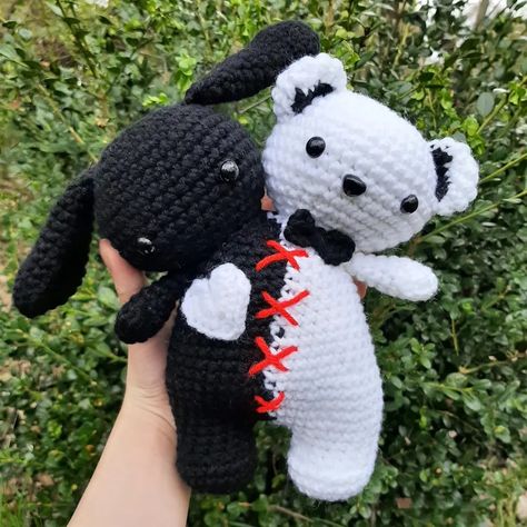 Black Bunny Crochet, Gloomy Bear Crochet, Creepy Stuffed Animals, Amigurumi Plushies, Crochet Bears, Easy Crochet Animals, Crochet Plushies, Bunny And Bear, Bunny Crochet