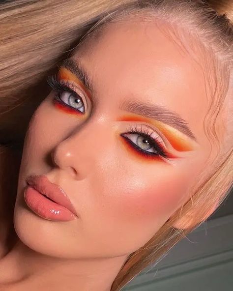 Makeup For Night Out, Orange Eyeshadow Looks, Aesthetic Lips, Pastel Lips, Social Media Post Ideas, Makeup Ojos, Maquillage On Fleek, Orange Eyeshadow, Insta Aesthetic