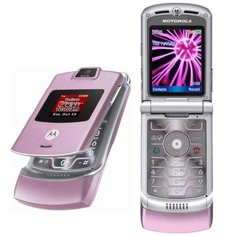 Japanese Cell Phones, Motorola Flip, Phone Layout Ideas, 2000s Phone, Iconic 2000s, Girly Y2k, John Tucker, Y2k Phone, Motorola Phone