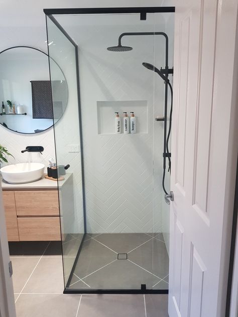 Shower Screens Ideas Small Bathrooms, Semi Frameless Shower Screen, Remodel Shower Stall, Frameless Shower Screen, Black Tapware, Standing Shower, New House Bathroom, House Bathrooms, Renovation Inspiration