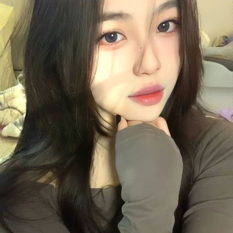 Ulzzang Girl Selca, Ulzzang Korea, Korean Picture, Korean Photo, Boyfriend Wallpaper, Hijab Aesthetic, V Cute, Best Poses For Men, China Girl