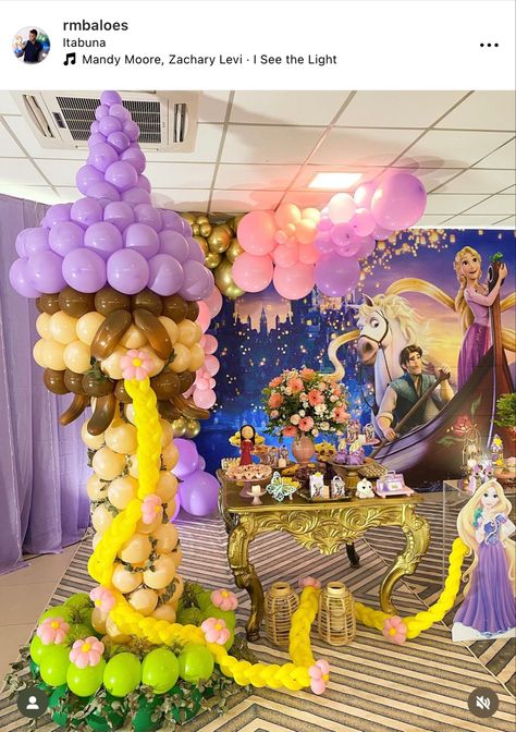 Tangled Rapunzel Balloon Garland, Rapunzel Balloon Decorations, Tangled Rapunzel Party Ideas, Tangled Party Decorations, Rapunzel Birthday, Tangled Birthday Party, Rapunzel Birthday Party, Balloon Tower, Tangled Birthday