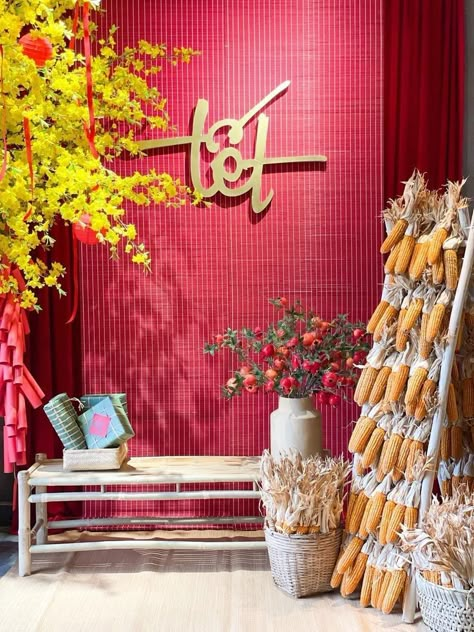 Tet Holiday Decoration, Backdrop Tet, Decor Tet, Vietnam Restaurant, Tet Decoration, Tet Holiday, Cafe Counter, Chinese New Year Decorations, New Year Decor