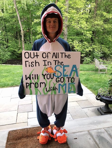 Prom Bored Ideas, Out Of All The Fish In The Sea Hoco, Non Cringey Hoco Proposals, Finding Nemo Promposal Ideas, Finding Nemo Hoco Proposals, Cute Baseball Hoco Proposals, Poster Ideas For Sweethearts, Simple Dance Proposal Ideas, Out Of All The Fish In The Sea Promposal