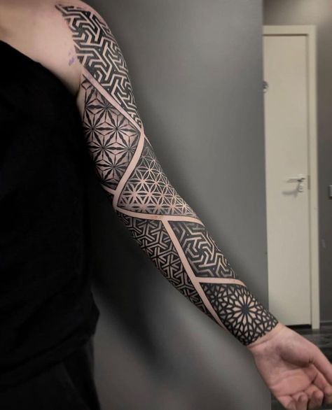 Geometric Full Sleeve Tattoo Design, Geometric Sleeve Tattoos Mens Arm, Geometric Background Tattoo, Arm Cover Up Tattoos, Geometric Tattoo Sleeve Designs, Floral Back Tattoos, Chicano Tattoos Sleeve, Geometric Sleeve Tattoo, Full Sleeve Tattoo Design