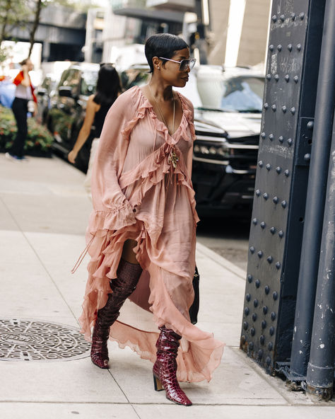 Jenee Naylor Outfit, Sheer Dress Outfit, Sheer Dresses Outfit, Jenee Naylor, Casual Fashion Outfits, 2024 Street Style, Eclectic Chic, Fashion New York, New York Fashion Week Street Style