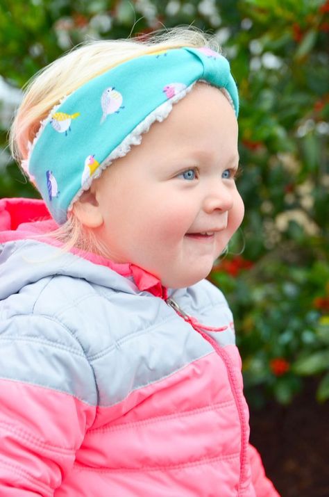 Project Nursery - DIY Winter Headband Tutorial for Baby and Kids with Sewing Pattern Winter Sewing Patterns, Baby Headband Tutorial, Fleece Sewing, Fleece Sewing Projects, Fleece Crafts, Animal Headbands, Fleece Projects, Sewing Headbands, Nursery Diy