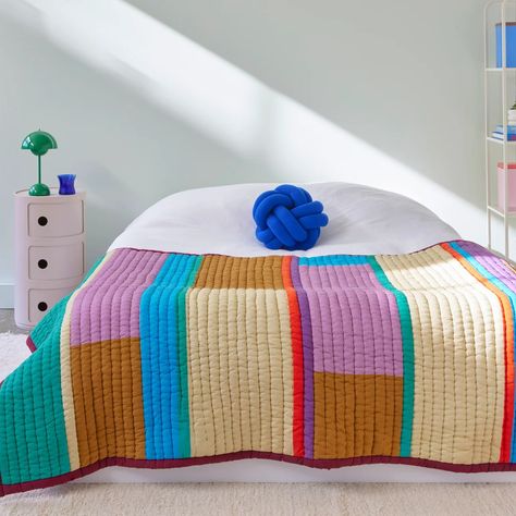 Color Block Bedding, Moma Design Store, Cool Quilt Patterns, Color Block Quilt, Color Block Blanket, Minimalist Quilt, Quilt Throw Blanket, Retro Quilt, Bedroom Candles