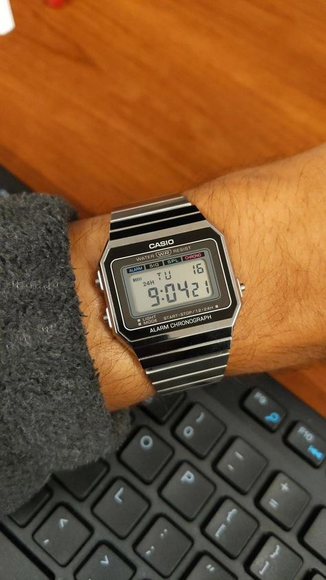 Vintage Digital Watch, Digital Watches For Men, Casio Vintage Watch, Casio Vintage, Stylish Watches Men, Casio Classic, Classy Watch, Retro Watches, Stylish Watches