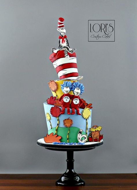 Dr Suess Cakes, Cat In The Hat Cake, Dr Seuss Cake, Dr Seuss Birthday Party, Dr Seuss Baby Shower, Hat Cake, Dr Seuss Birthday, Seuss Party, Baby Shower Deco