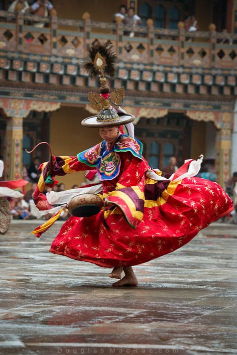 festival dancer, bhutan | traditional dance Mascarade Costume, Asian Inspiration, Figure Reference, Anatomy Poses, Traditional Dance, Buddhist Monk, Scene Design, Cultural Diversity, Tibetan Buddhist