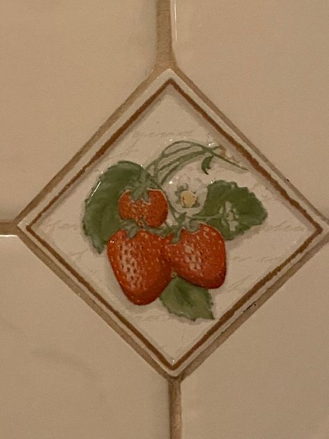 Strawberry Cottagecore, Cottagecore Strawberry, Strawberry Bathroom Aesthetic, Strawberry Themed Bathroom, Strawberry Shortcake Bathroom, Strawberry Shortcake House, Vintage Strawberry Kitchen, Strawberry Shortcake Ceramic, Cottage Core Room