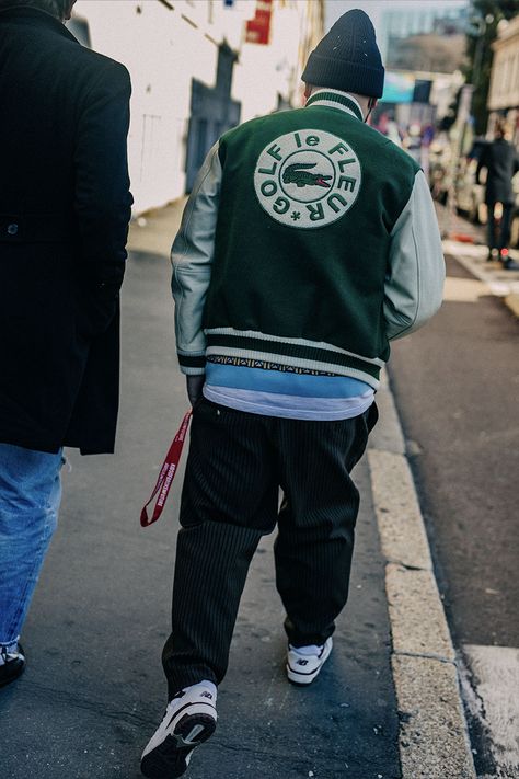 Varsity Jacket Outfit Mens, Street Style 2022, Varsity Jacket Outfit, Fashion Week 2022, Street Style Fall Winter, Milan Men's Fashion Week, Street Fashion Men Streetwear, Best Mens Fashion, Mens Fashion Week