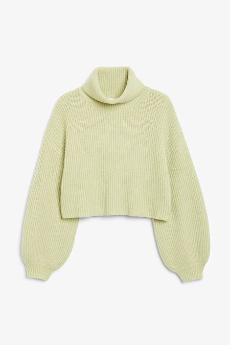 Cream Jumper Outfit, Cream Turtleneck Sweater, Chunky Sweaters, Green Turtleneck Sweater, Cream Turtleneck, Sweaters Knitted, Cropped Turtleneck, Classic Turtleneck, Cream Jumper