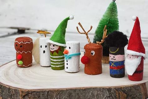 How To Make A Fun Cork Christmas Gang | Hometalk Wine Cork Crafts Christmas, Cork Christmas, Cork Crafts Christmas, Wine Cork Diy Crafts, Wine Cork Ornaments, Cork Crafts Diy, Wine Cork Diy, Christmas Figures, Cork Ornaments