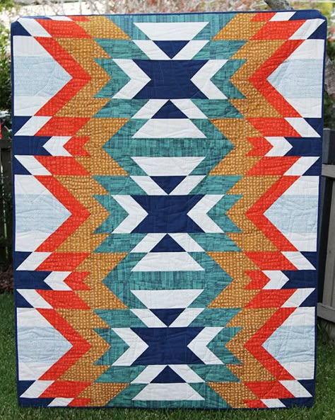 Fun "Go West" quilt by Kirsty Bonjour of Bonjour Quilts. Pattern available here: http://bonjourquilts.bigcartel.com/product/go-west Aztec Quilt Pattern Free, Southwest Quilt Patterns Free, Yellowstone Quilt Pattern Free, Navajo Quilt Block Patterns, Free Southwest Quilt Patterns, Native American Quilt Patterns, American Quilts Patterns, Southwestern Quilts, Southwest Quilts