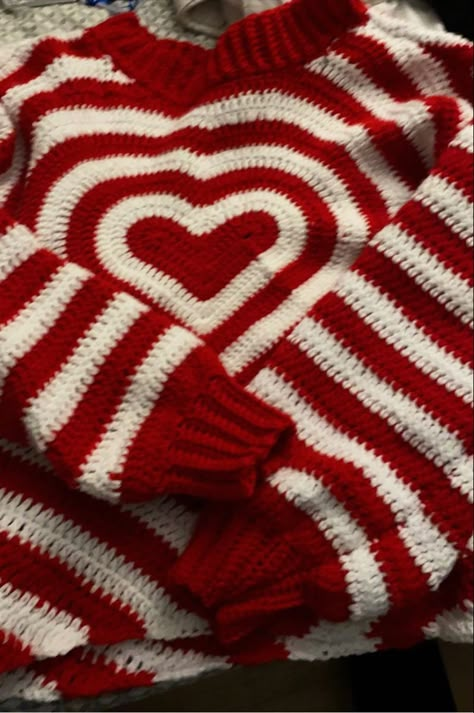 Casual Outfits For Women Winter, Crochet Heart Sweater, Christmas Crochet Sweater, Sweater Design Ideas, Christmas Sweater Outfit, Over 40 Fashion, Crochet Sweater Design, Casual Outfits For Women, 40 Fashion