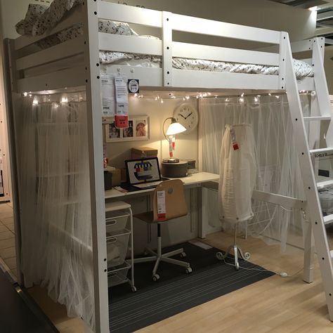 Cute Room Loft Bed, Cute Room Ideas Aesthetic Loft Bed, Room Decor Bedroom Loft Bed, Small Bedrooms With Loft Beds, Loft Beds For Small Rooms Teenagers Hanging, Loft Bunk Beds With Desk, High Bed Small Room Aesthetic, Bed With A Desk Underneath, Bedroom Inspo Loft Bed