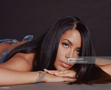 News Photo : Singer Aaliyah is photographed for Sophisticate's... Rip Aaliyah, Aaliyah Hair, Black Hair Magazine, Aaliyah Style, Aaliyah Haughton, Hair Magazine, Bad Hair Day, Aaliyah, Bad Hair