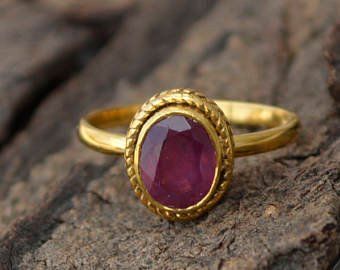 Ruby Ring Designs, Antique Ruby Ring, Gold Ruby Ring, Ruby Wedding Rings, Vintage Gold Engagement Rings, July Birthstone Ring, Natural Ruby Ring, Ruby Ring Gold, Crystal System