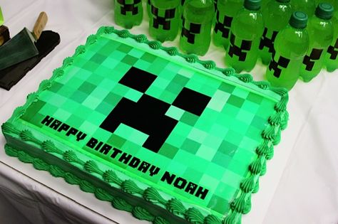 #minecraft parties are huge!   Find out where you can find this cake!   http://www.justtriyourbest.com/#!/minecraftparty/ Creeper Cake, Minecraft Cakes, Pastel Rectangular, Minecraft Bday, Minecraft Party Decorations, Minecraft Birthday Cake, Easy Minecraft Cake, Cake Templates, Minecraft Birthday Party