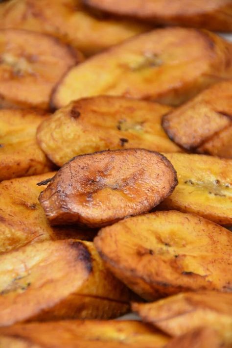 Ingredients:

2 Ripe Plantains
Vegetable Oil for frying
Salt to taste (or sugar to taste) Italian Spaghetti And Meatballs, Plantains Recipe, Fried Plantain Recipe, Fried Plantains, Plantain Recipes, Pork Salad, Ripe Plantain, Salad Sauce, Plantains Fried