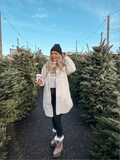 Tree farm outfit Christmas Tree Farm Outfit Women, Christmas Tree Shopping Outfit, Christmas Tree Farm Outfits, Winter Farm Outfit, Christmas Tree Farm Outfit, Farm Outfit, Farm Clothes, Tree Farm, Christmas Tree Farm