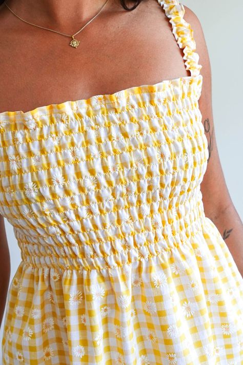 Easy Shirred Dress Sewing Tutorial Shirred Waist Dress Pattern, Simple Summer Dress Sewing Patterns, Smocked Dress Sewing Pattern, Diy Smocked Dress, Simple Summer Dresses To Sew Easy Diy, Sun Dress Pattern Free, Shirred Top Pattern, Diy Dress Pattern Easy, Sew Easy Dress