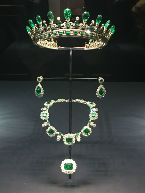 Queen Victoria Jewellery, Princesa Sophia, British Crown Jewels, Royal Crown Jewels, Queens Jewels, Royal Tiaras, Princess Jewelry, Diamond Tiara, Greek Jewelry