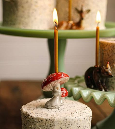 Clay Mushroom Candle Holder, Mushroom Candle Holder, Mushroom Candle, Candle Holder Diy, Diy Keramik, Clay Mushroom, Ideas Fiesta, Pottery Handbuilding, Clay Inspo