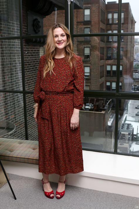 Drew Barrymore Style Casual, Drew Barrymore Style, Style Analysis, Mommy Makeover, Fashion Mood Board, Drew Barrymore, Warm Autumn, Fashion Help, Vintage Boho