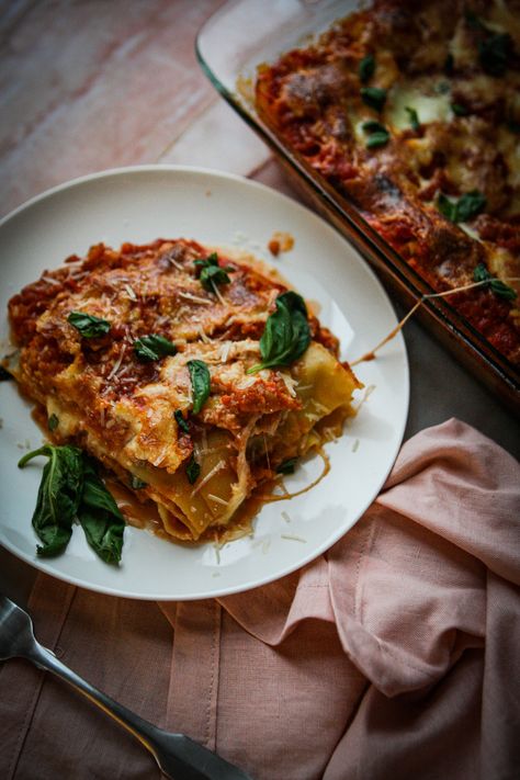 Lasagna Alla Norma - Bitchin' in the Kitchen Lasagna Alla Norma, Pasta Norma, Sicilian Eggplant, Eggplant Pasta, Zone Recipes, No Boil Lasagna, Eggplant Lasagna, Lasagna Ingredients, Pasta Alla Norma