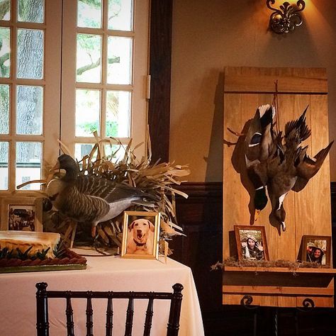 Duck Hunting Groom's table Duck Hunter Wedding, Duck Hunting Rehearsal Dinner, Grooms Table Duck Hunting, Duck Grooms Cake Mallard, Groom Cake Duck Hunting, Duck Hunting Wedding, Hunting Wedding Theme, Groom's Table, Grooms Table