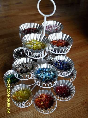 display for solid color big holed beads Bead Shop Display, Bead Display Ideas, Before Moving In Together, Bead Display, Cheap Jewelry Organization, Button Storage, Antique Booth Displays, Jewelry Organizer Drawer, Craft Market Display