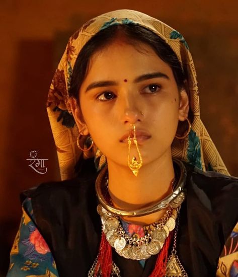 Uttarakhand Women, Pahadi Culture, Septum Nose, Portrait Photography Women, Face Photography, Nose Jewelry, Indian Aesthetic, Bollywood Girls, Portrait Inspiration