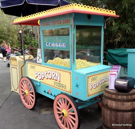 Disney Popcorn, Magic Kingdom Food, Cafe Logos, Popcorn Seeds, Hot Popcorn, Popcorn Stand, Popcorn Cart, Street Food Design, Mobile Food Cart