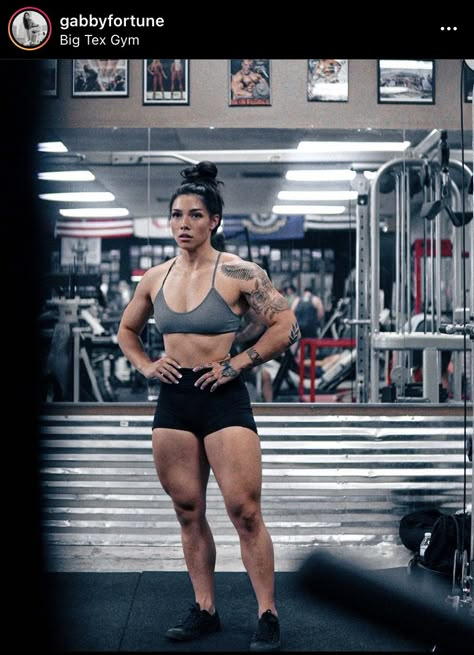 Muscular Woman With Tattoos, Gabby Fortune Fitness, Powerlifting Women Aesthetic, Gabby Fortune, Strong Girl Aesthetic, Body Builder Women, Female Powerlifter, Powerlifting Women, Fitness Account