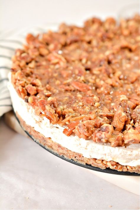 No-Bake Keto Pecan Pie Cheesecake Keto Pecan Pie Cheesecake, Pumpkin Pecan Cheesecake, Sugar Free Pecan Pie, Butter Pecan Cheesecake, Pecan Pie Cheesecake Recipe, Keto Pecan Pie, Pecan Crust, Keto Pumpkin Pie, Butter Pecan Cake