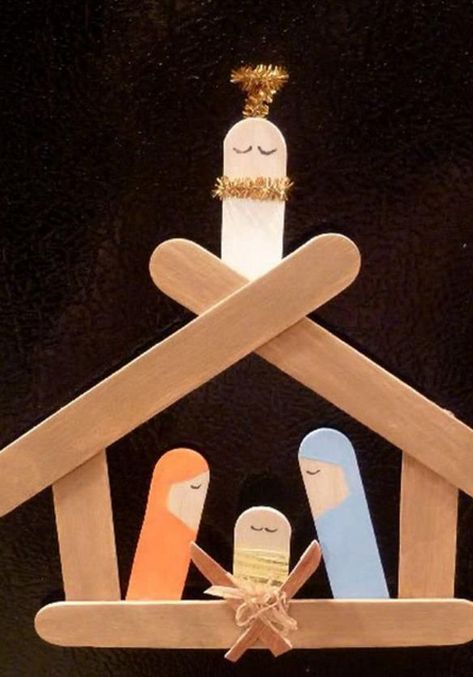 20 manualidades de Navidad facilísimas, originales y muy creativas Toddler Ornaments, Popsicle Stick Ornaments, Cheap Christmas Diy, Christmas Crafts For Toddlers, Christmas Crafts For Kids To Make, Christmas Preparation, Nativity Crafts, Popsicle Stick Crafts, Cadeau Diy