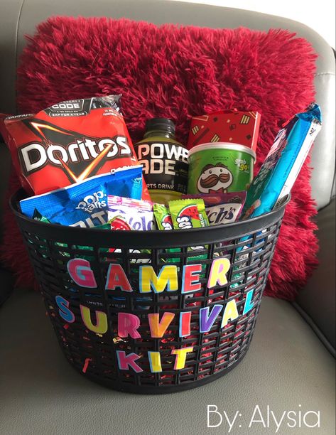 Gamer Snack Basket, Gamer Gift Basket, Gifts For Gamer Boyfriend, Diy Valentine Gifts For Boyfriend, Gamer Boyfriend, Valentine Baskets, Valentines Gift Bags, Birthday Basket, Xbox Gifts