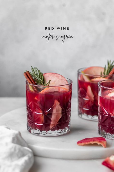 My favorite holiday cocktail! An easy make ahead red wine sangria with winter fruit - just stir and enjoy. Pomegranate Sangria, Winter Sangria, Cozy Food, Sangria Ingredients, Sara Lynn, Christmas Sangria, Red Wine Sangria, Wine Sangria, Winter Fruit