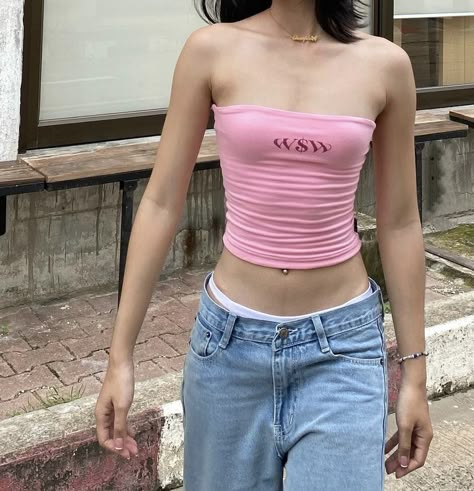 Pink Tube Top Outfit, Tube Top And Jeans, Tube Top Outfits, Pink Tube Top, Street Style Outfits Casual, Swaggy Outfits, Fits Inspo, Body Inspiration, Really Cute Outfits