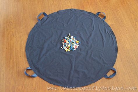 Lego Mat for play and Storage of Legos. Diy Lego Mat Bag, Diy Lego Bag, Lego Play Mat, Lego Mat, Lego Bag, Bristol Fashion, Lego Education, Diy Lego, Lego Blocks