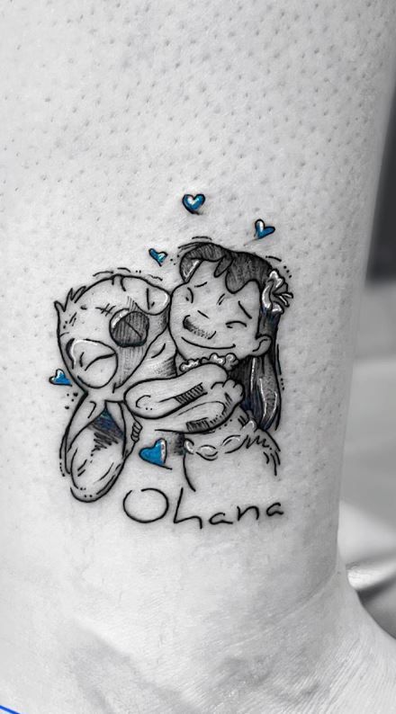 Self Tattoos Inspiration, Lion King Family Tattoo, Ohana Lilo And Stitch Tattoo, Halloween Stitch Tattoo, Ohana Means Family Tattoo Ideas, Best Friend Tattoos Stitch, Matching Tattoos Lilo And Stitch, Female Family Tattoo Ideas, Lili And Stitch Tattoo